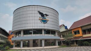 Wajah Timpang Pendidikan Indonesia dalam Sekolah Rakyat dan Garuda