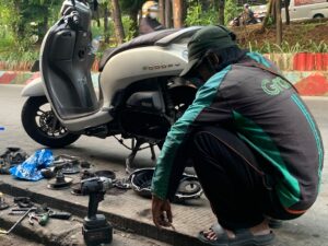 Nestapa Ojol di Tengah Kenaikan Harga Oli dan Suku Cadang