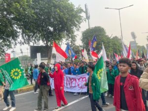 Mahasiswa UNJ Ditangkap dan Dipukuli Polisi saat Demonstrasi