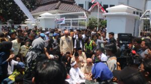 Karawang Selatan Menggugat: Menuntut Pemerintah Membenahi Jalan Badami-Loji
